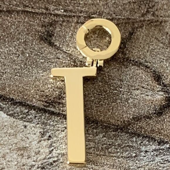 Gorjana 18K Gold Plated Alphabet Parker Charm Initial Letter "T” Large Clasp New - Picture 7 of 9
